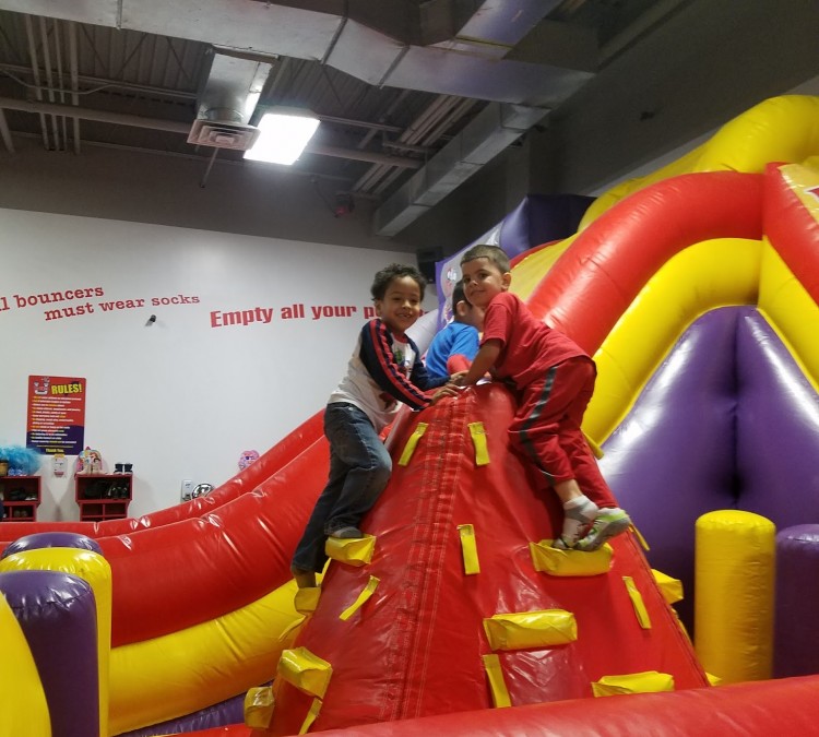 BounceU College Point Kids Birthdays and More (College&nbspPoint,&nbspNY)